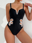 Maiô Cavado Com Decote V E Recortes Florais Vazados