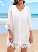 Saída de Praia com Renda Floral e Botões Elegante