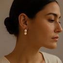 Brinco Meia Argola de Perolas Folheado a Ouro 18k