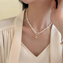 Colar Duplo de Pérolas com Pingente